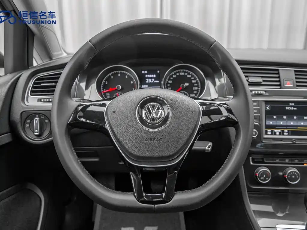 Volkswagen Golf 2017 — фото 16