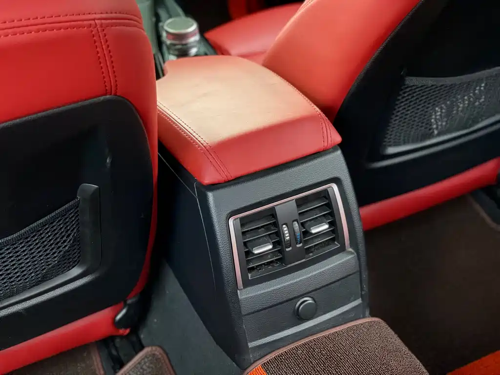 BMW 3 Series 2019 — фото 17