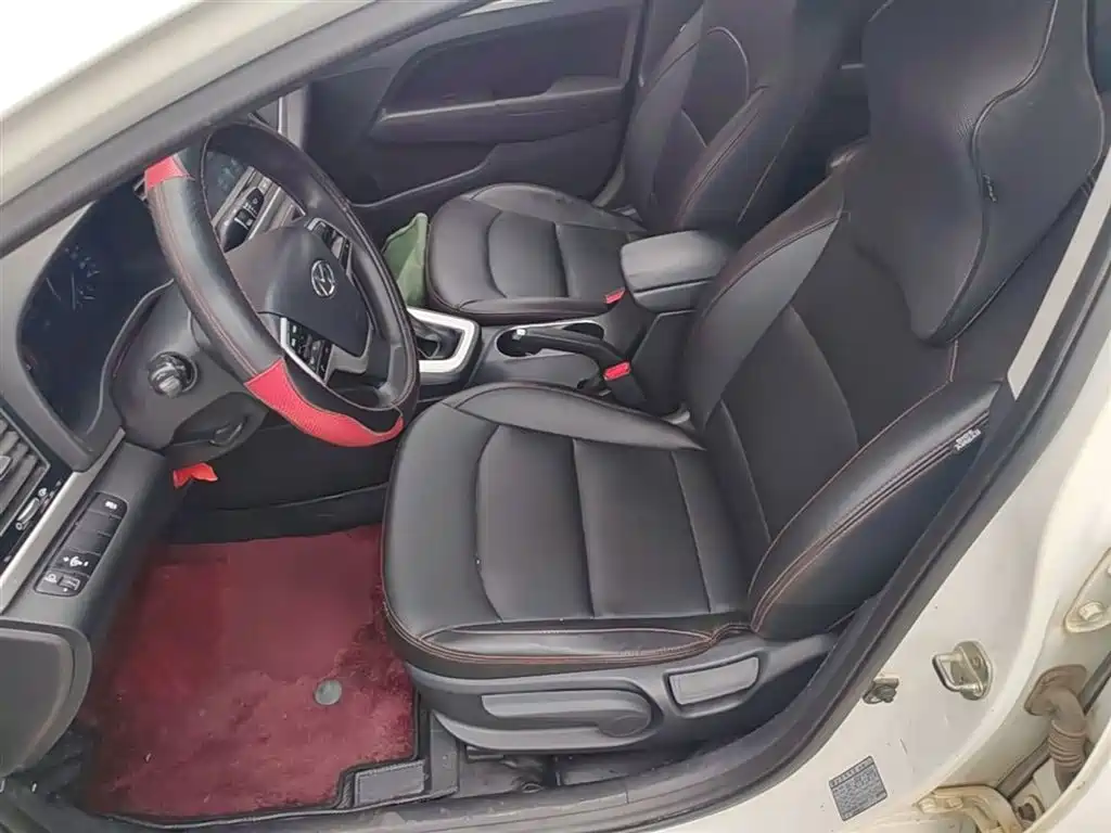 Hyundai Elantra 2017 — фото 15