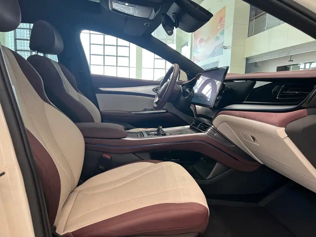 BYD Seal 07 DM-i 2025 — фото 8