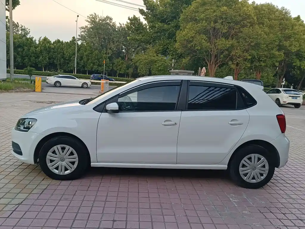 Volkswagen Polo 2015