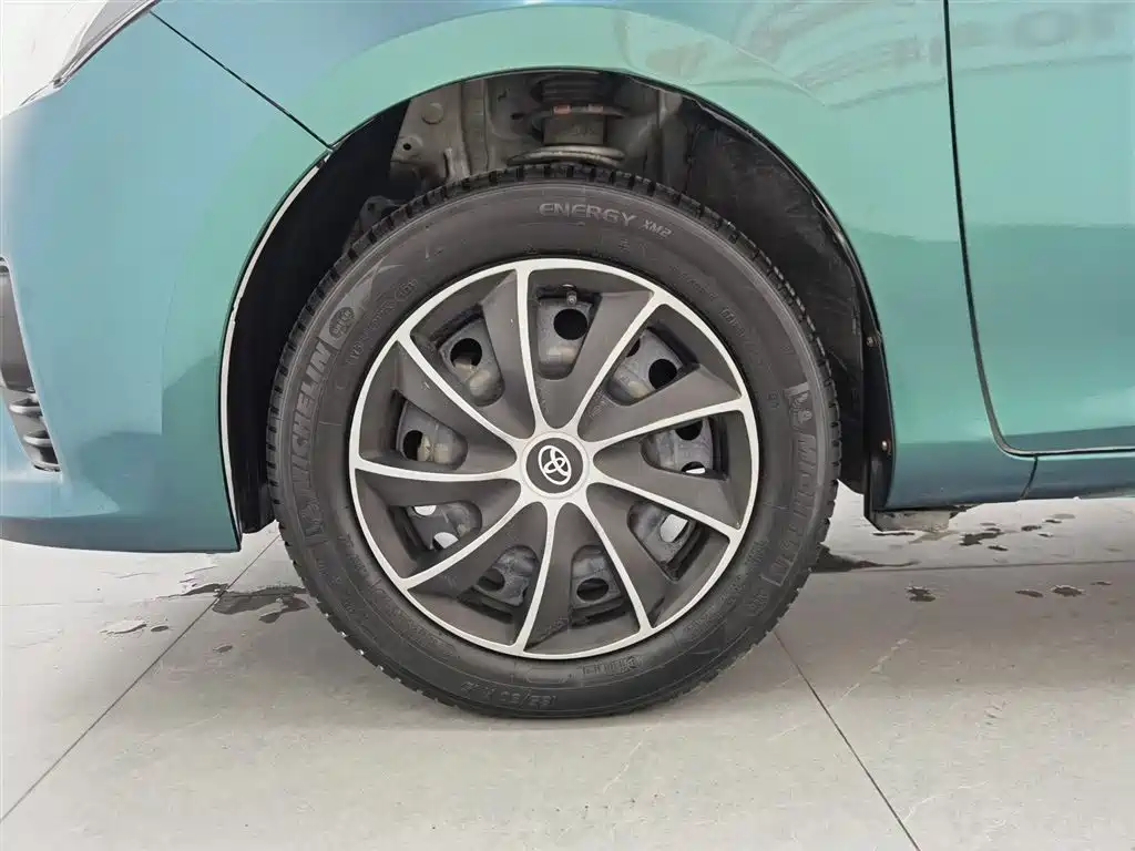 Toyota Yaris L 2015 — фото 17