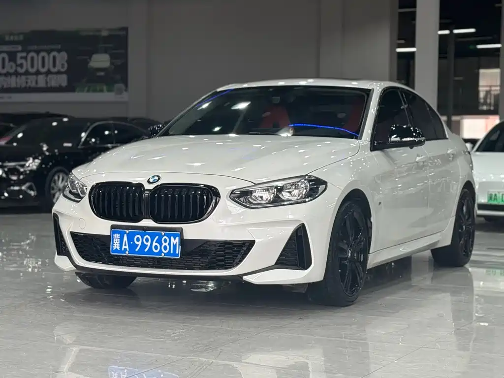 BMW 1 Series 2023 — фото 1