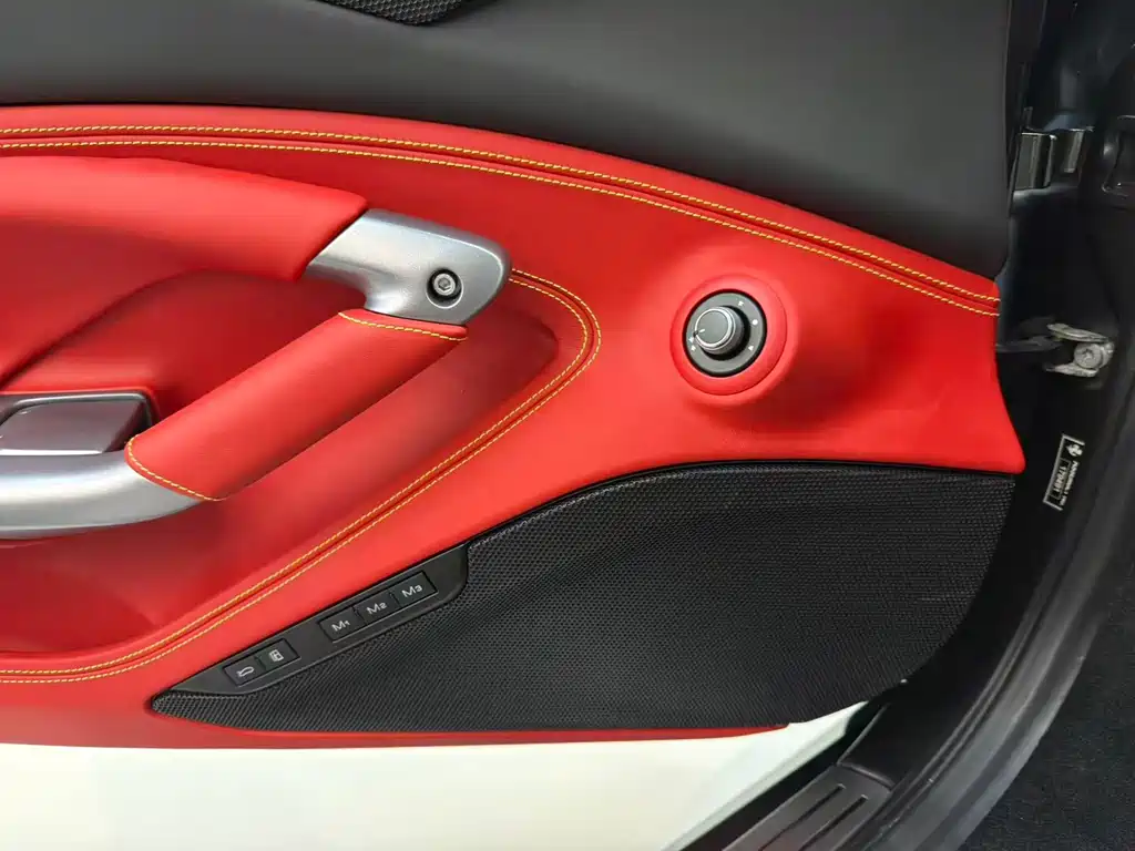 Ferrari F8 2021 — фото 11