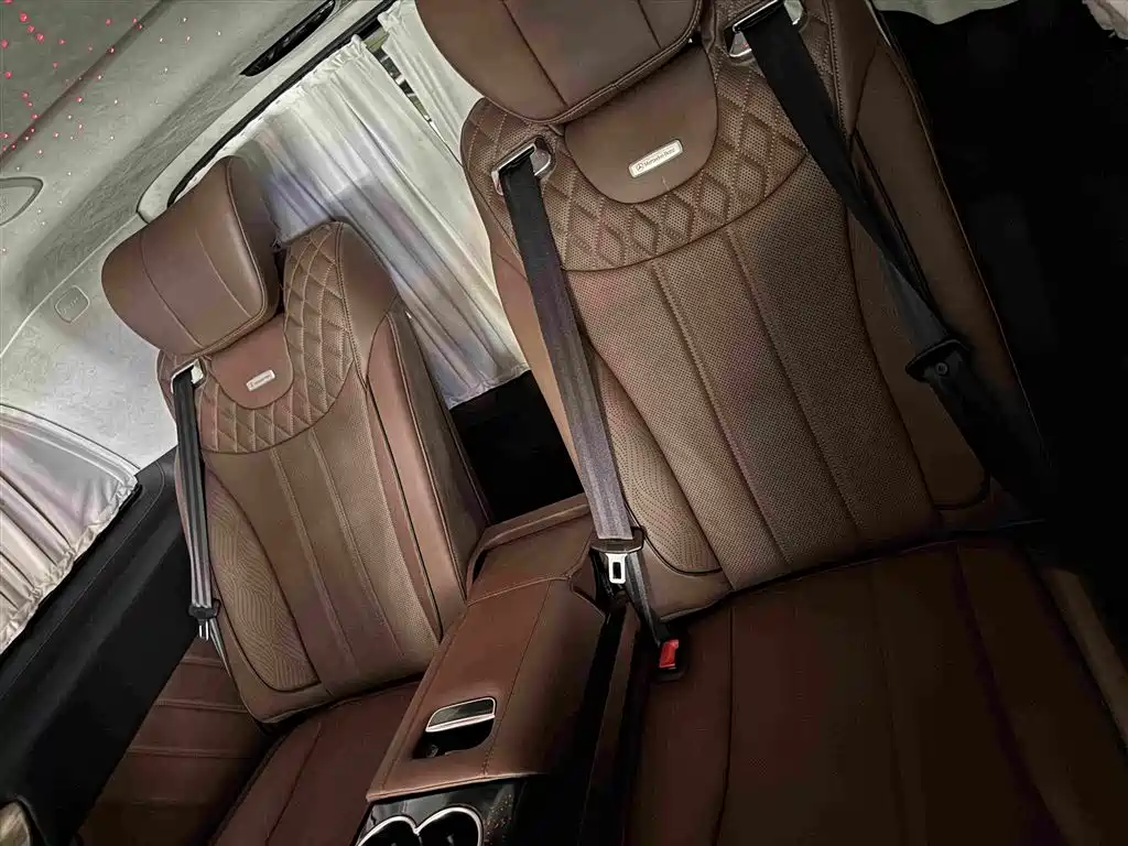 Mercedes-Benz V-Class 2023 — фото 8