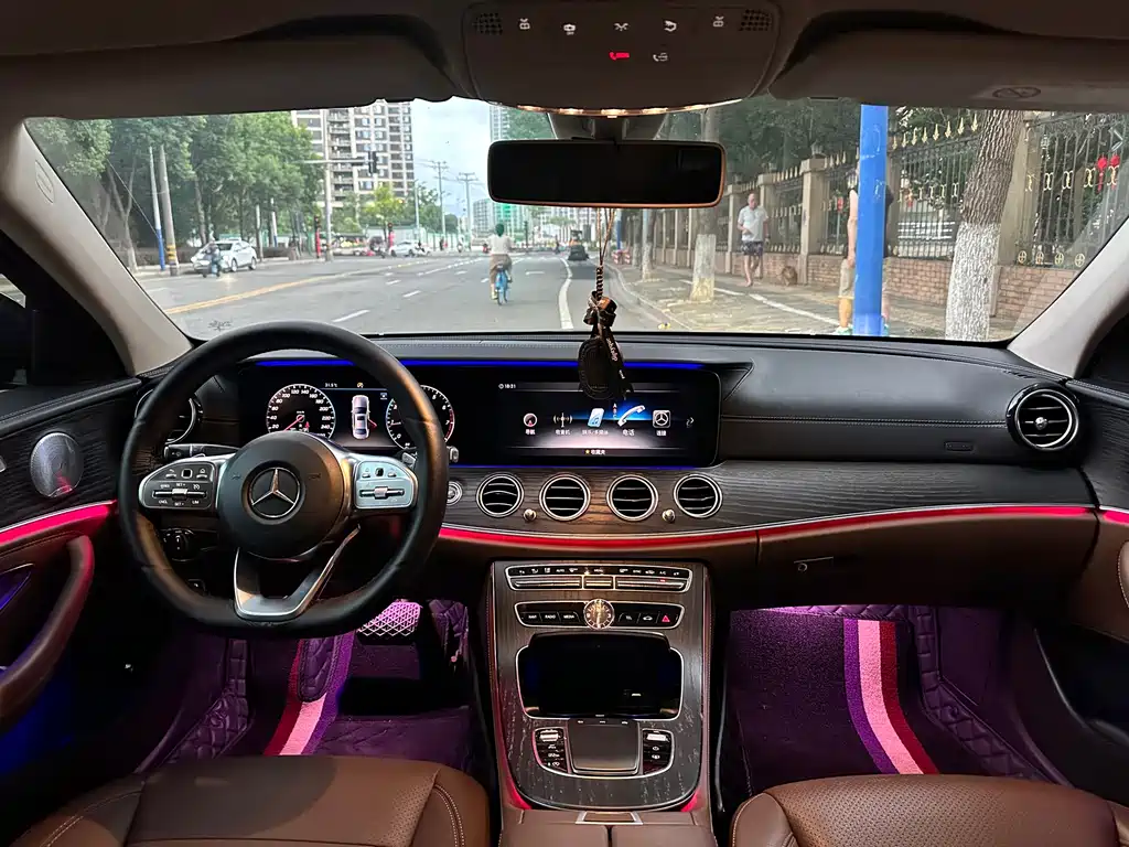 Mercedes-Benz E-Class 2020 — фото 13