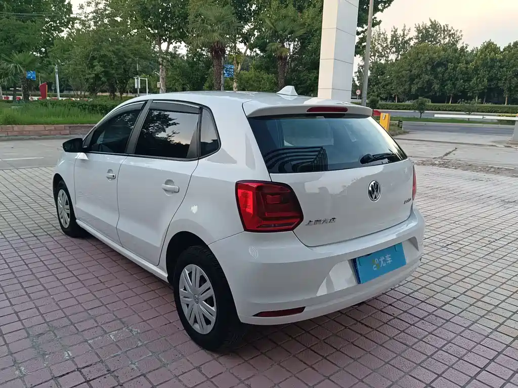 Volkswagen Polo 2015 — фото 16