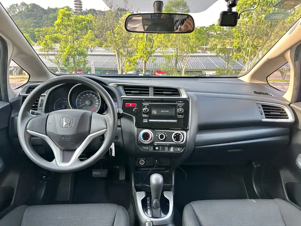 Honda Fit 2016 — фото 18