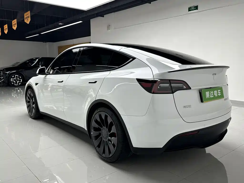 Tesla Model Y 2023 — фото 7