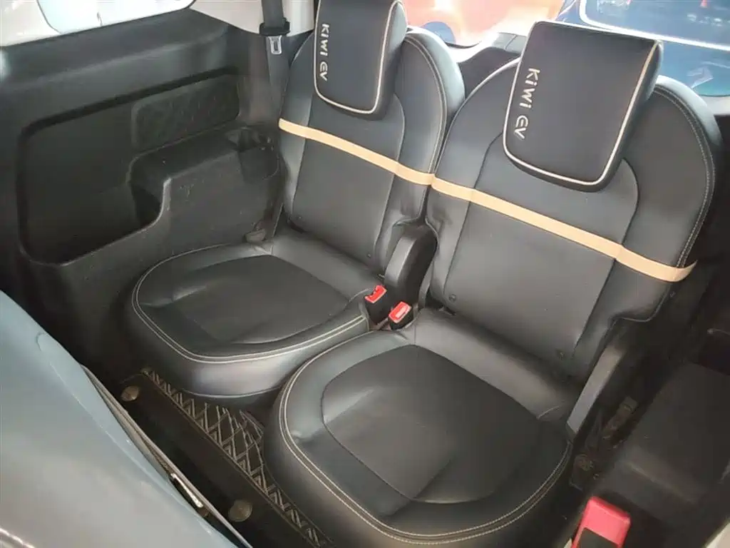 Baojun KiWi EV 2022 — фото 17