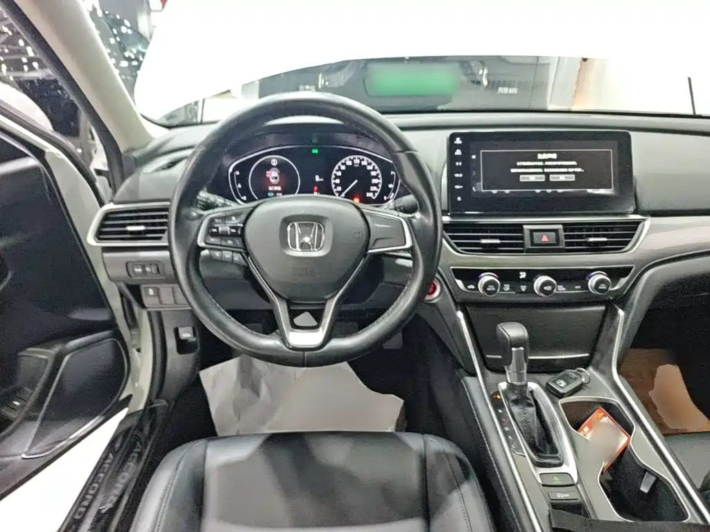 Honda Accord 2022 — фото 11