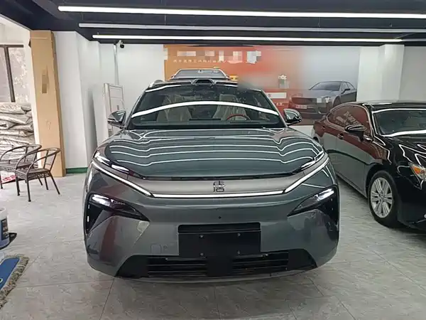 BYD Tang L 2025