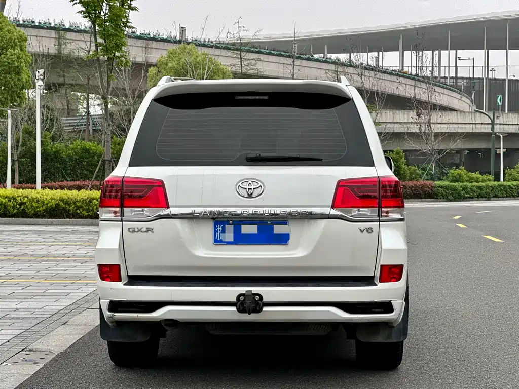Toyota Land Cruiser 2019 — фото 5