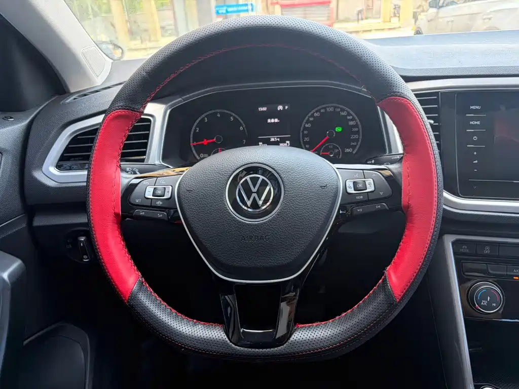Volkswagen T-Roc 2023 — фото 14