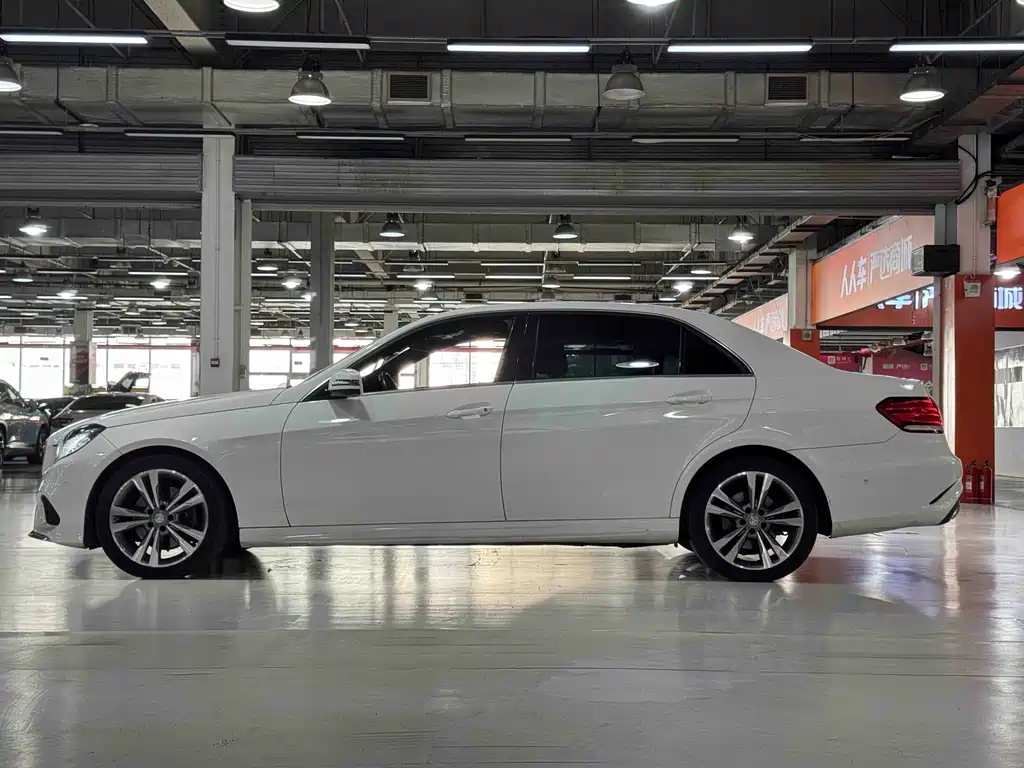Mercedes-Benz E-Class 2015 — фото 12