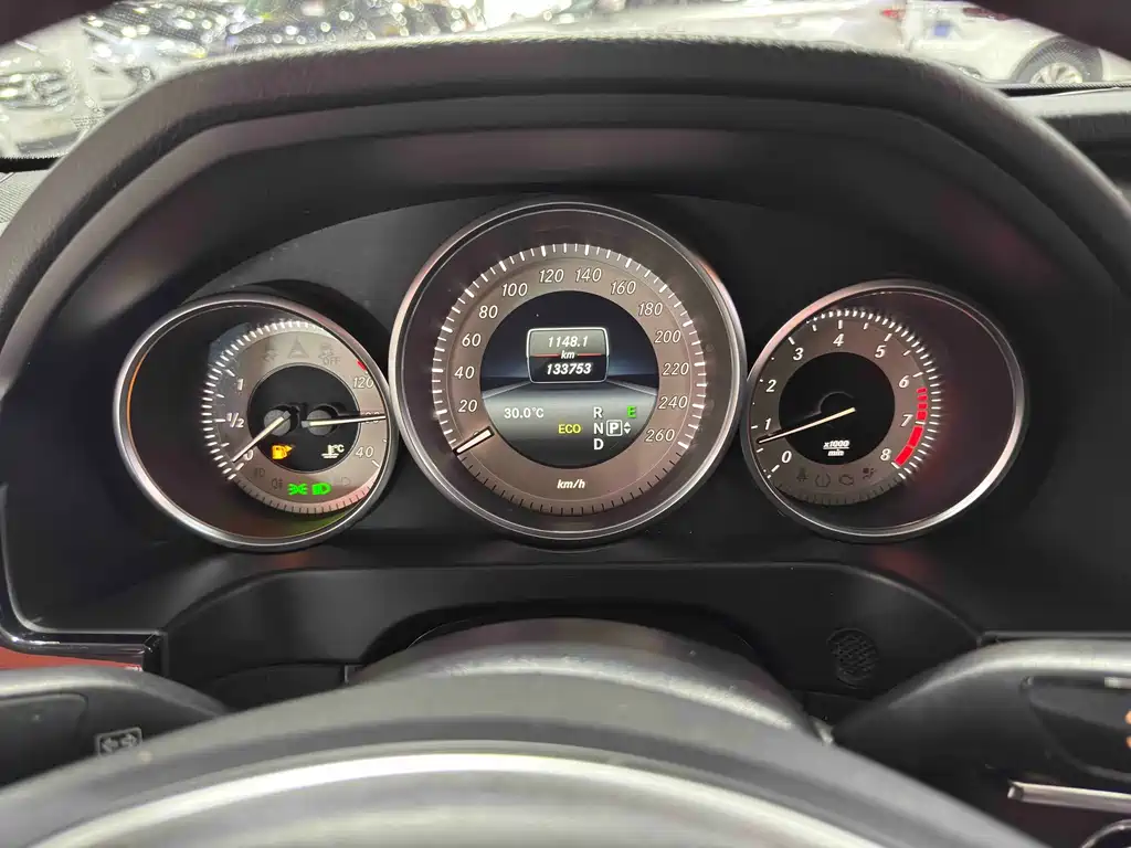 Mercedes-Benz E-Class 2015 — фото 19