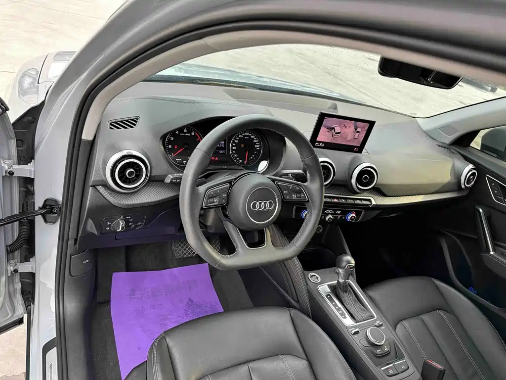 Audi Q2L 2023 — фото 12