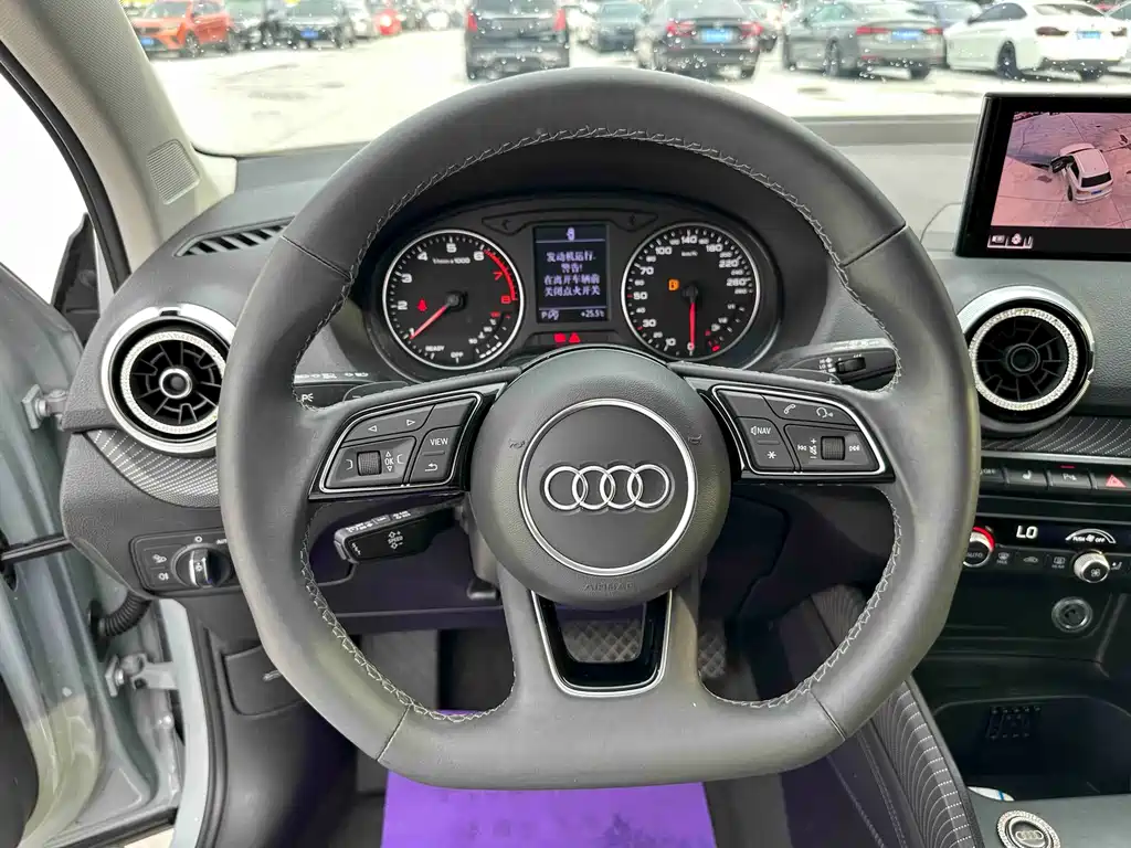 Audi Q2L 2023 — фото 13