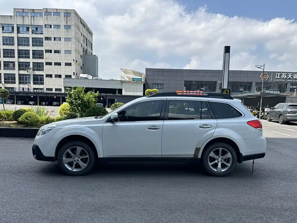 Subaru Outback 2013 — фото 3