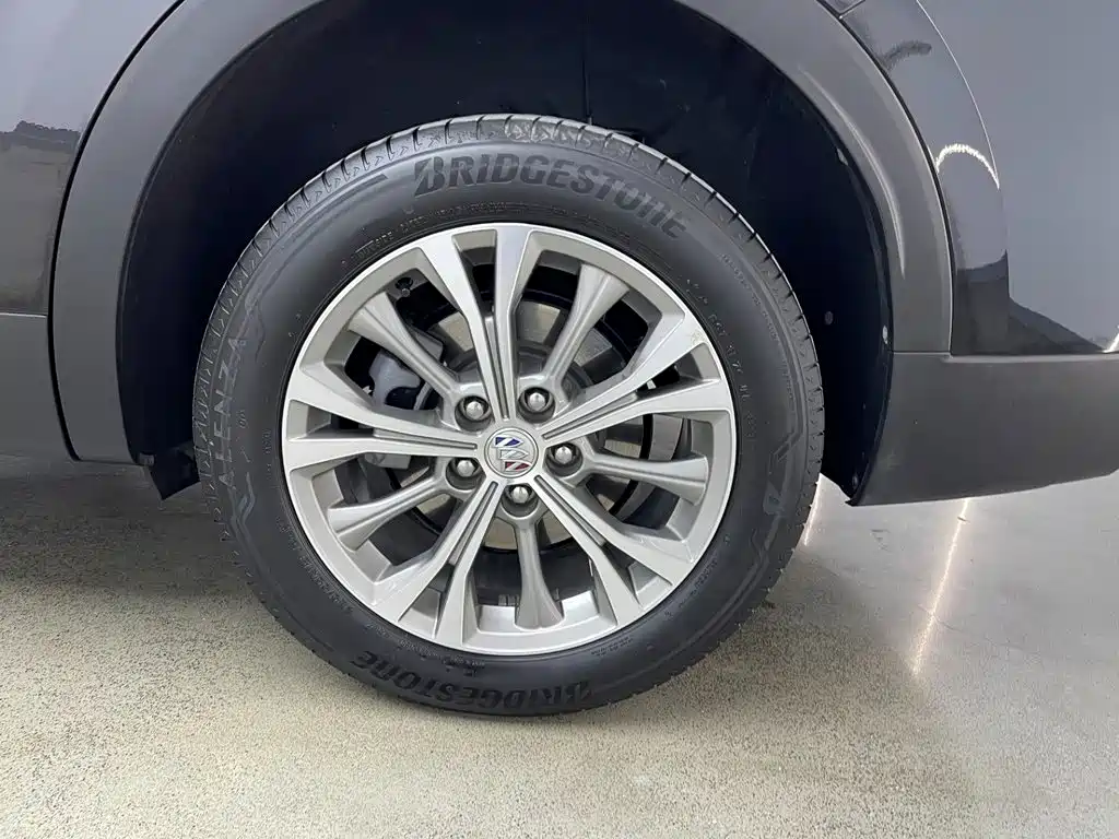 Buick Envision Plus 2023 — фото 32