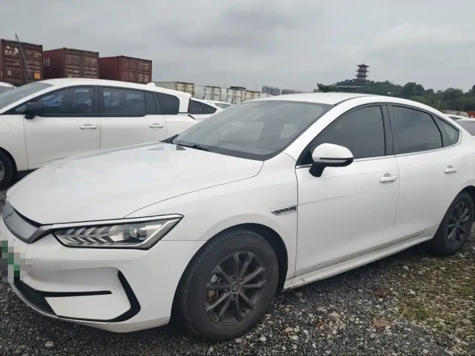 BYD Qin PLUS 2022 — фото 1