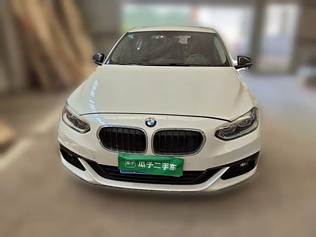 BMW 1 Series 2018 — фото 24