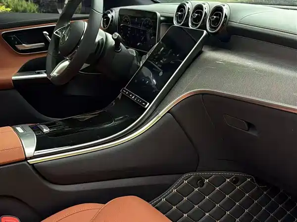 Mercedes-Benz GLC 2023