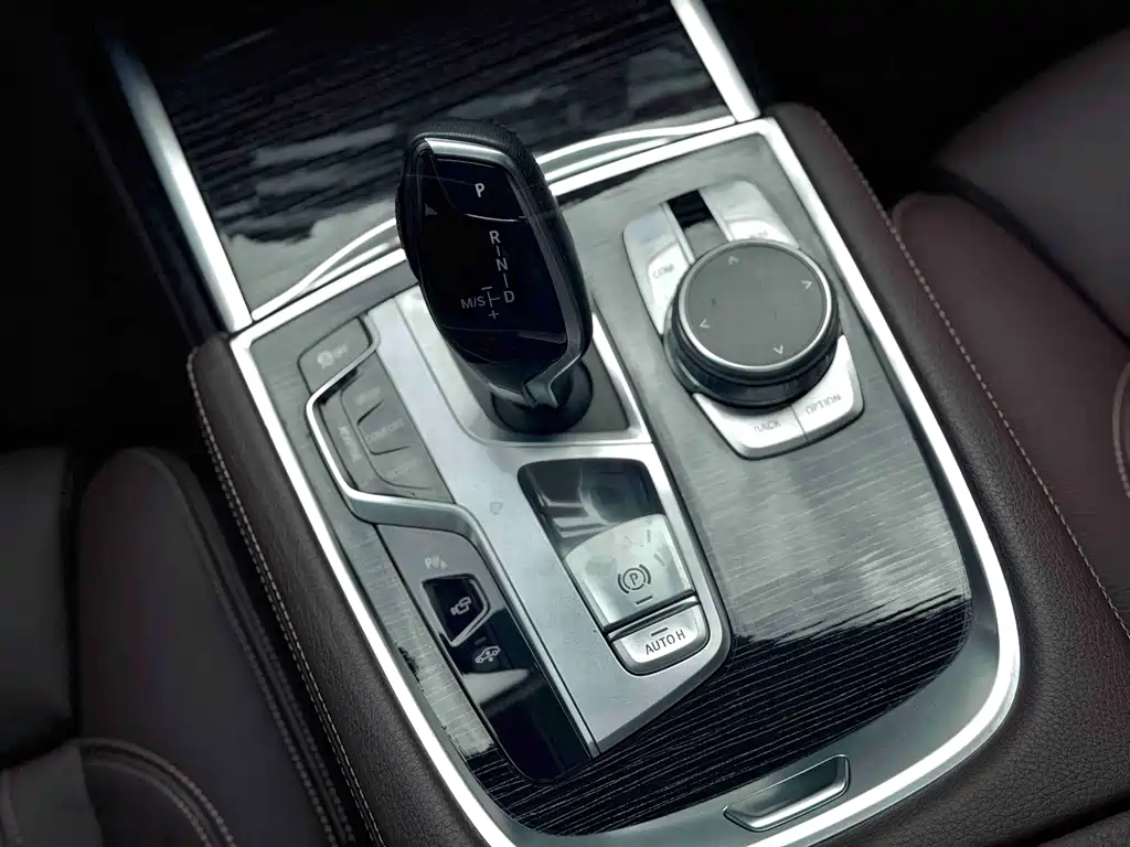 BMW 7 Series 2019 — фото 4