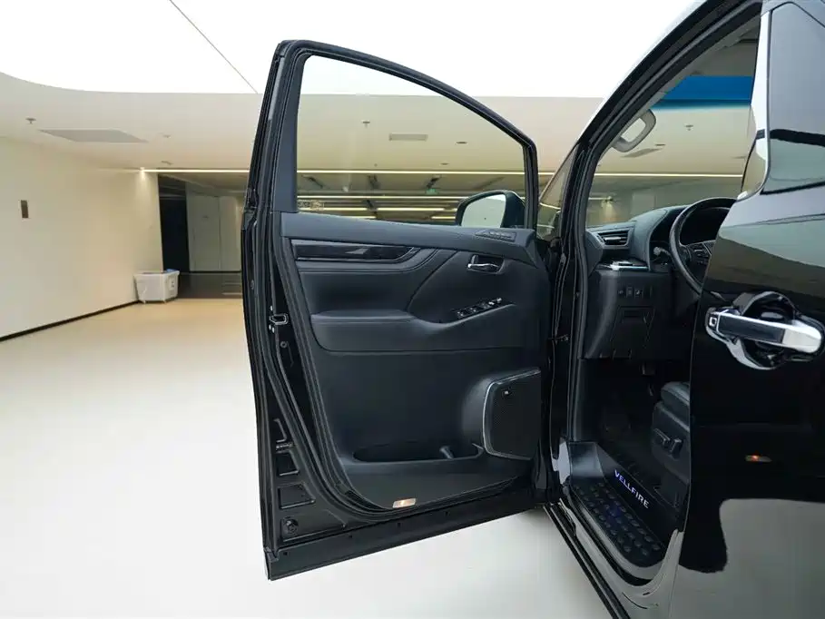 Toyota Vellfire 2020 — фото 15