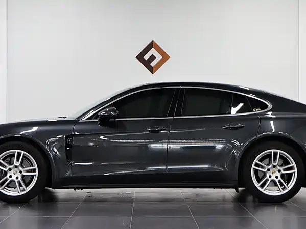 Porsche Panamera 2019
