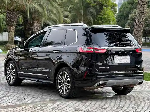 Ford Edge 2022 — фото 9