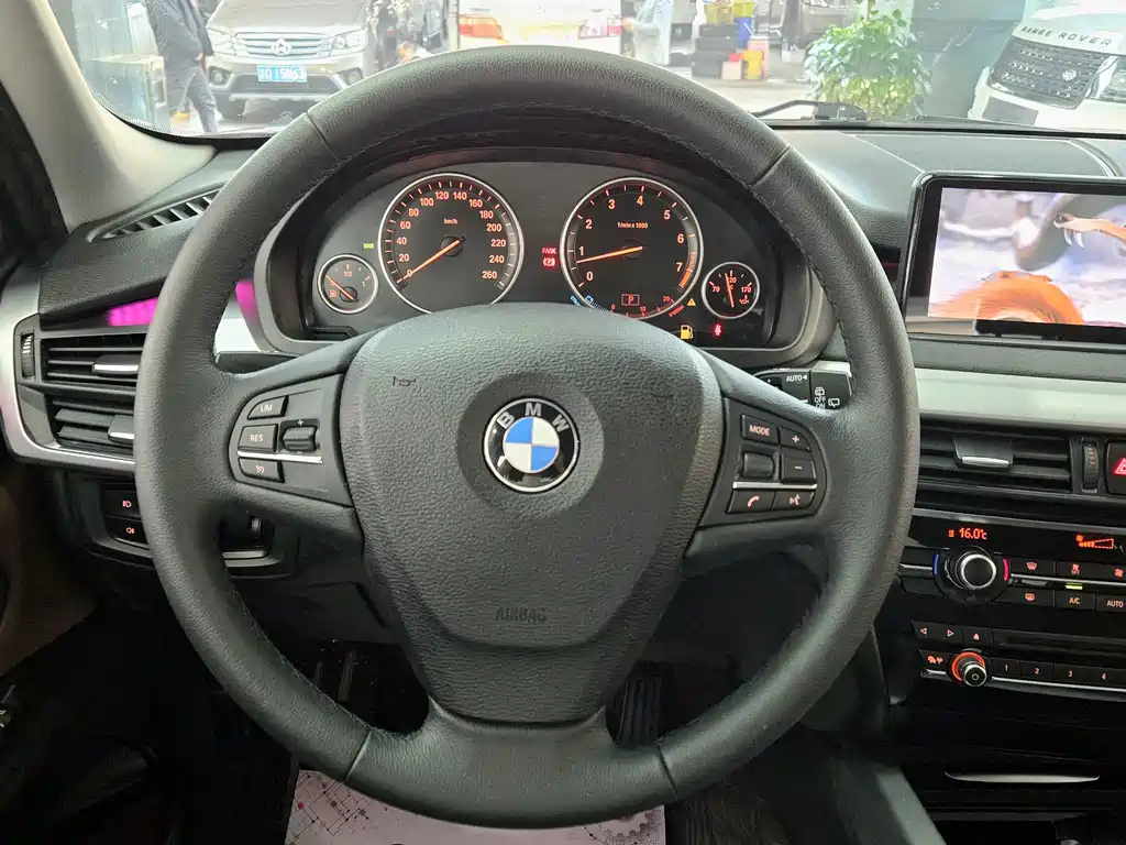 BMW X5 2019 — фото 10