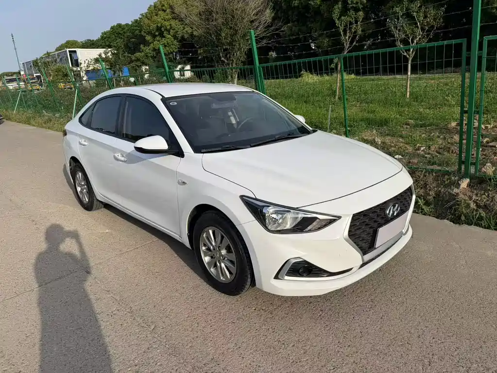 Hyundai Elantra 2019 — фото 2