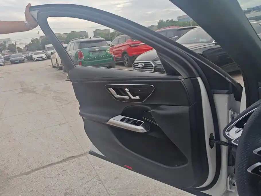 Mercedes-Benz E-Class 2024