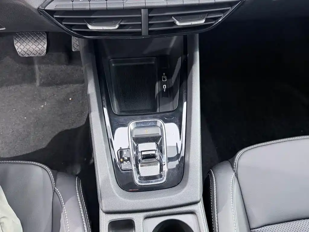 Skoda Octavia 2023 — фото 13