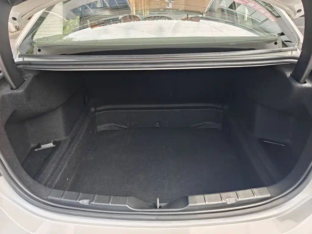 BMW 1 Series 2017 — фото 11