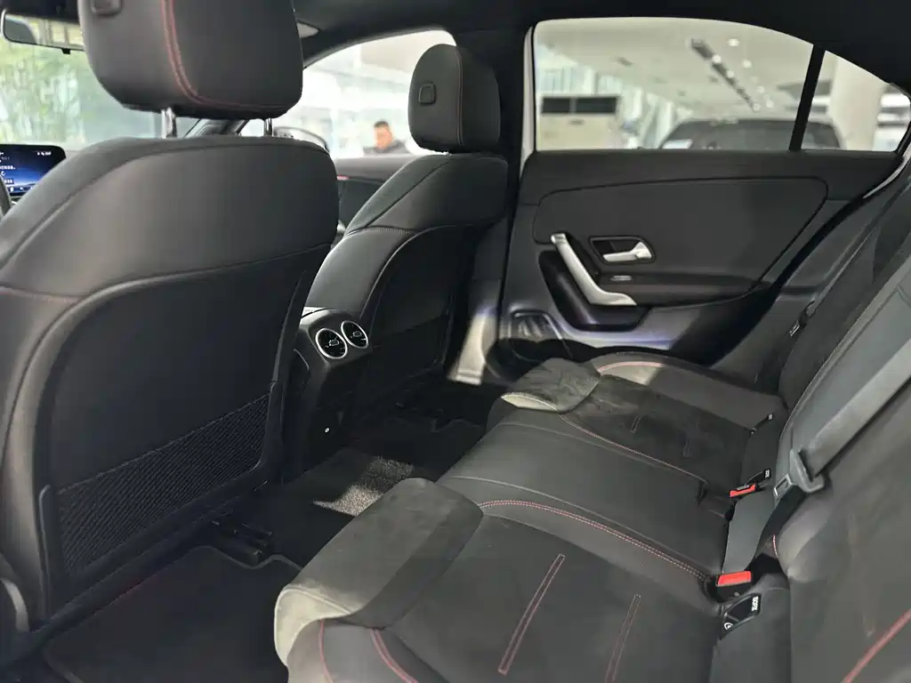 Mercedes-Benz A-Class 2024 — фото 13