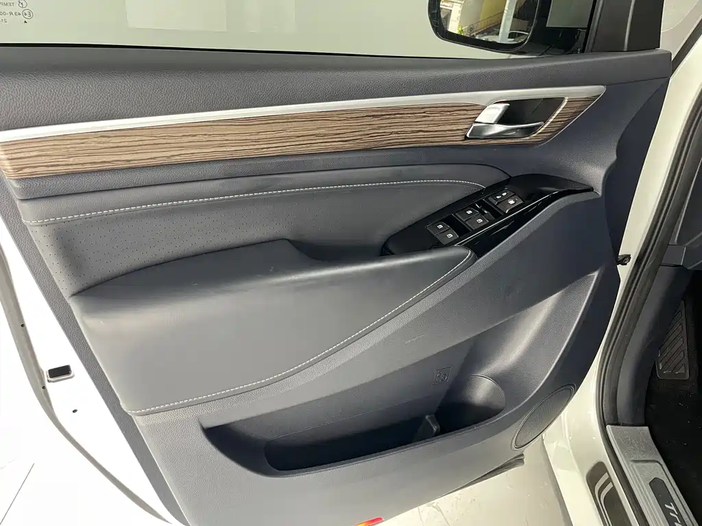 GAC Trumpchi M8 2022 — фото 27
