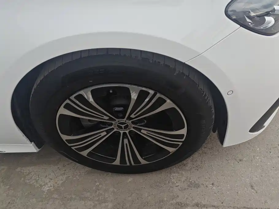 Mercedes-Benz E-Class 2024