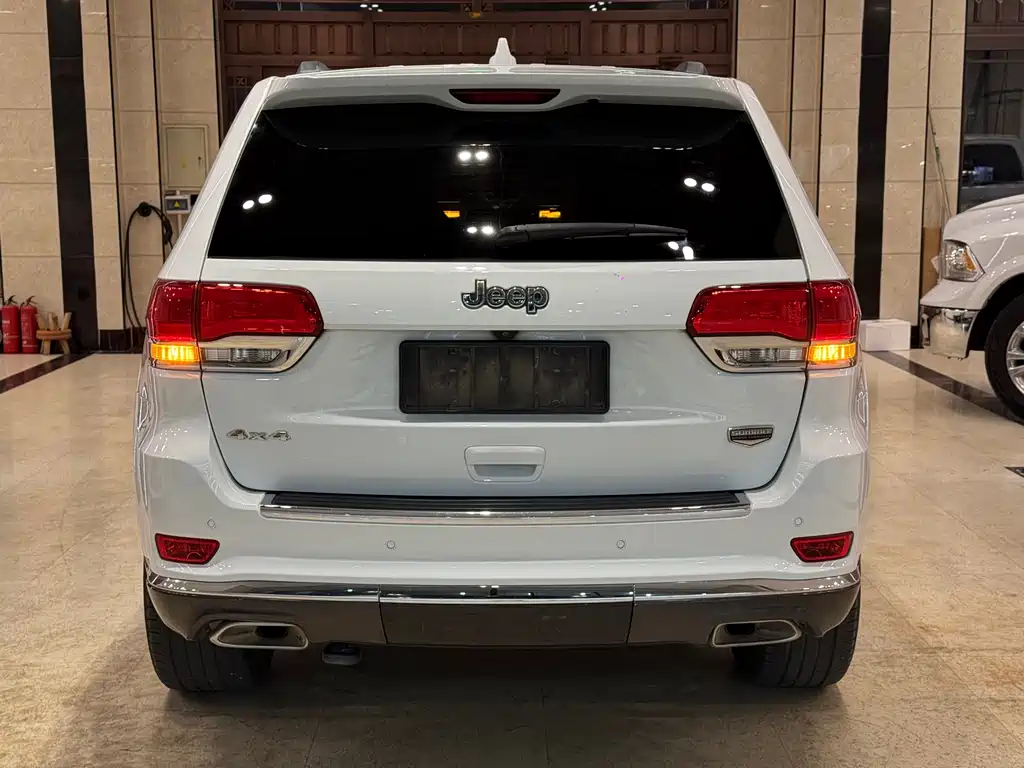 Jeep Grand Cherokee 2014 — фото 5