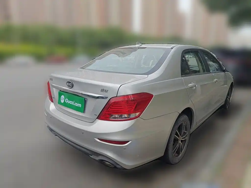 BYD Surui 2016