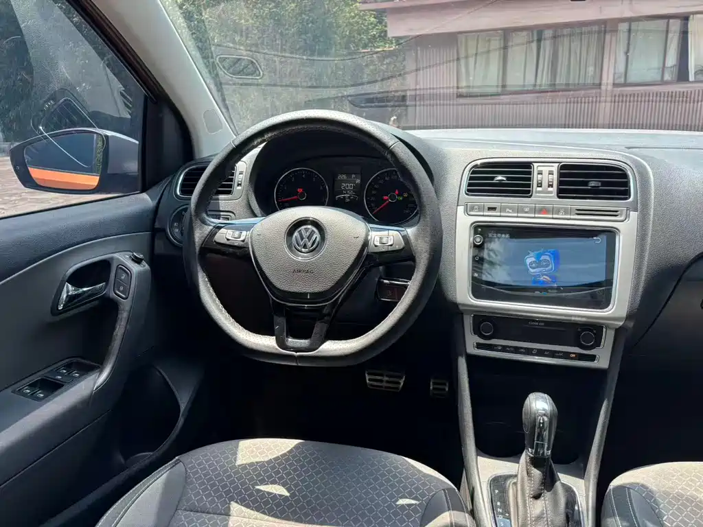 Volkswagen Polo 2019 — фото 17