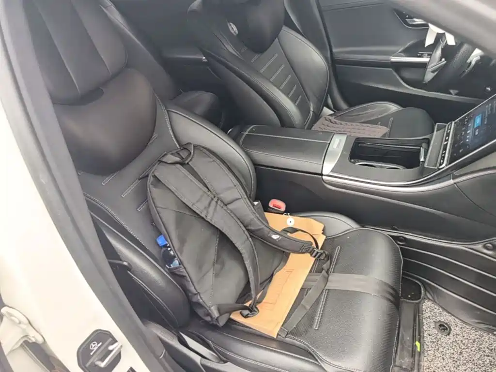 Mercedes-Benz C-Class 2023 — фото 25