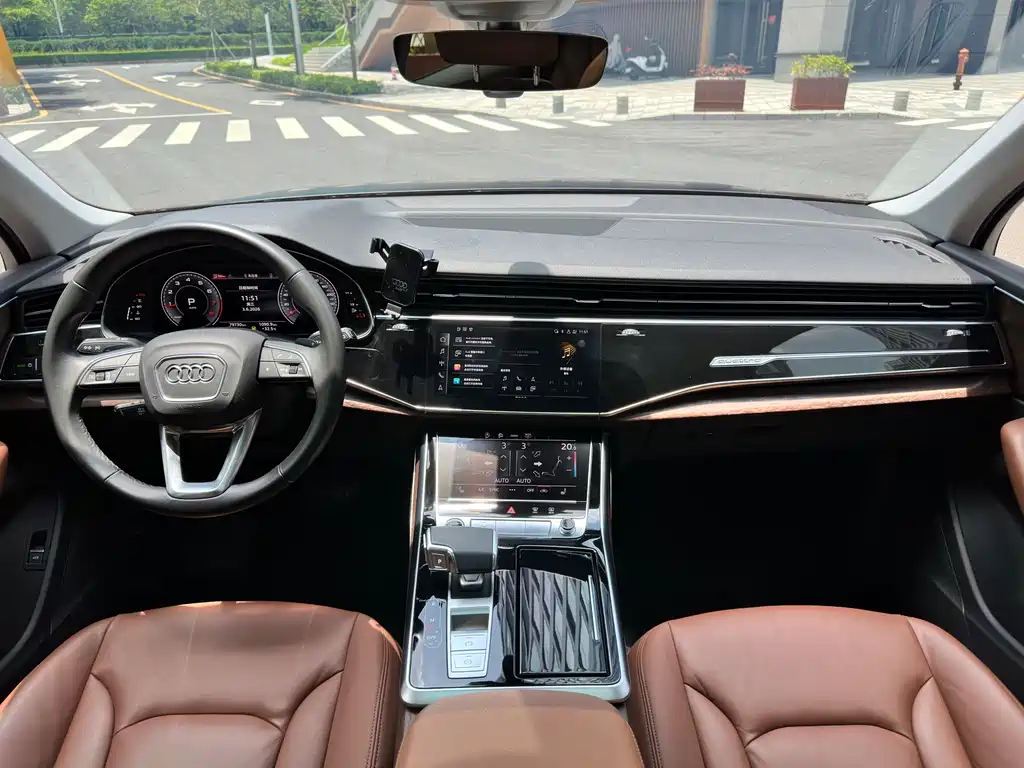 Audi Q7 2021 — фото 14