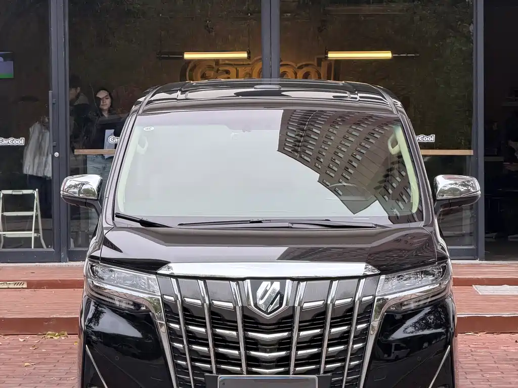 Toyota Alphard 2018 — фото 2