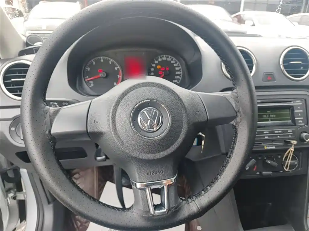 Volkswagen Jetta 2017 — фото 10