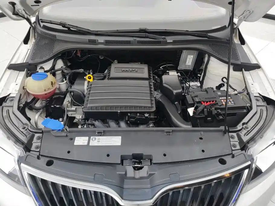 Skoda Rapid 2016 — фото 10