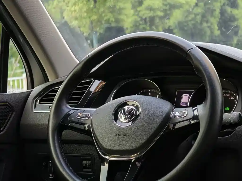 Volkswagen Tiguan L 2019 — фото 9