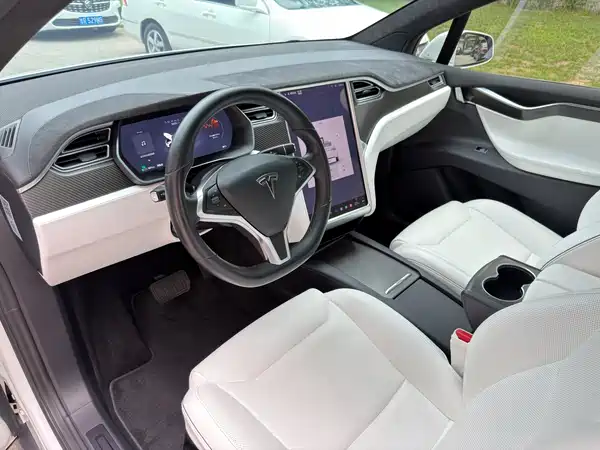 Tesla Model X 2016