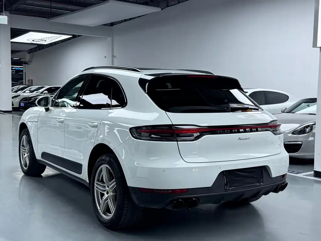 Porsche Macan 2019 — фото 22